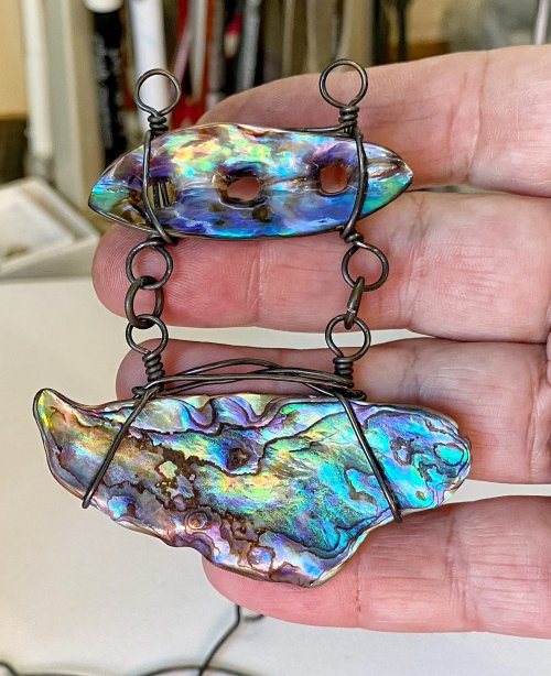 Susan LeGuyader's The Shell Game Necklace - , Contemporary Wire Jewelry, Loops, Wire Loop, Wrapped Wire Loop, Design, connect both sides of your pendant together.